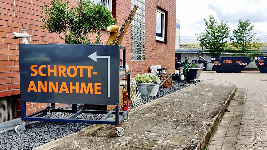 Eingangsbereich und Schrottannahme beim Schrotthof von NeuWert Braunschweig.